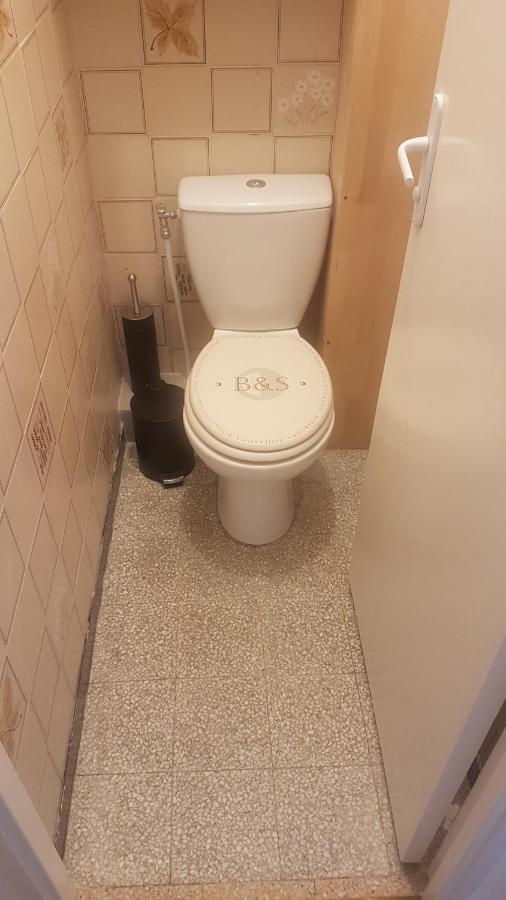 New Cheap Private Room, Kitchen , Overwieuw Sea,Tram On Spot, 12 Minutes From Nice Train Station With Tram , Beach In 17 Min Tram , Chambre Privee Pas Cher, Cuisine Equipee , Tram Sur Place, Apercu Mer, 12 Min De La Gare De Nice Avec Le Tram, 17 Min Kültér fotó