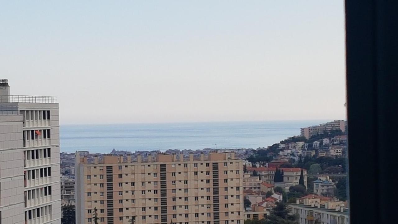 New Cheap Private Room, Kitchen , Overwieuw Sea,Tram On Spot, 12 Minutes From Nice Train Station With Tram , Beach In 17 Min Tram , Chambre Privee Pas Cher, Cuisine Equipee , Tram Sur Place, Apercu Mer, 12 Min De La Gare De Nice Avec Le Tram, 17 Min Kültér fotó