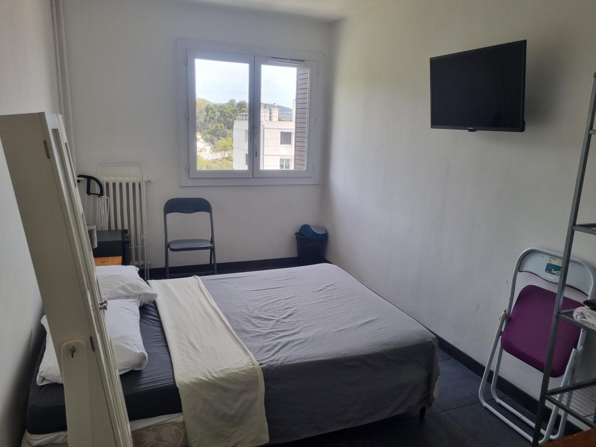 New Cheap Private Room, Kitchen , Overwieuw Sea,Tram On Spot, 12 Minutes From Nice Train Station With Tram , Beach In 17 Min Tram , Chambre Privee Pas Cher, Cuisine Equipee , Tram Sur Place, Apercu Mer, 12 Min De La Gare De Nice Avec Le Tram, 17 Min Kültér fotó