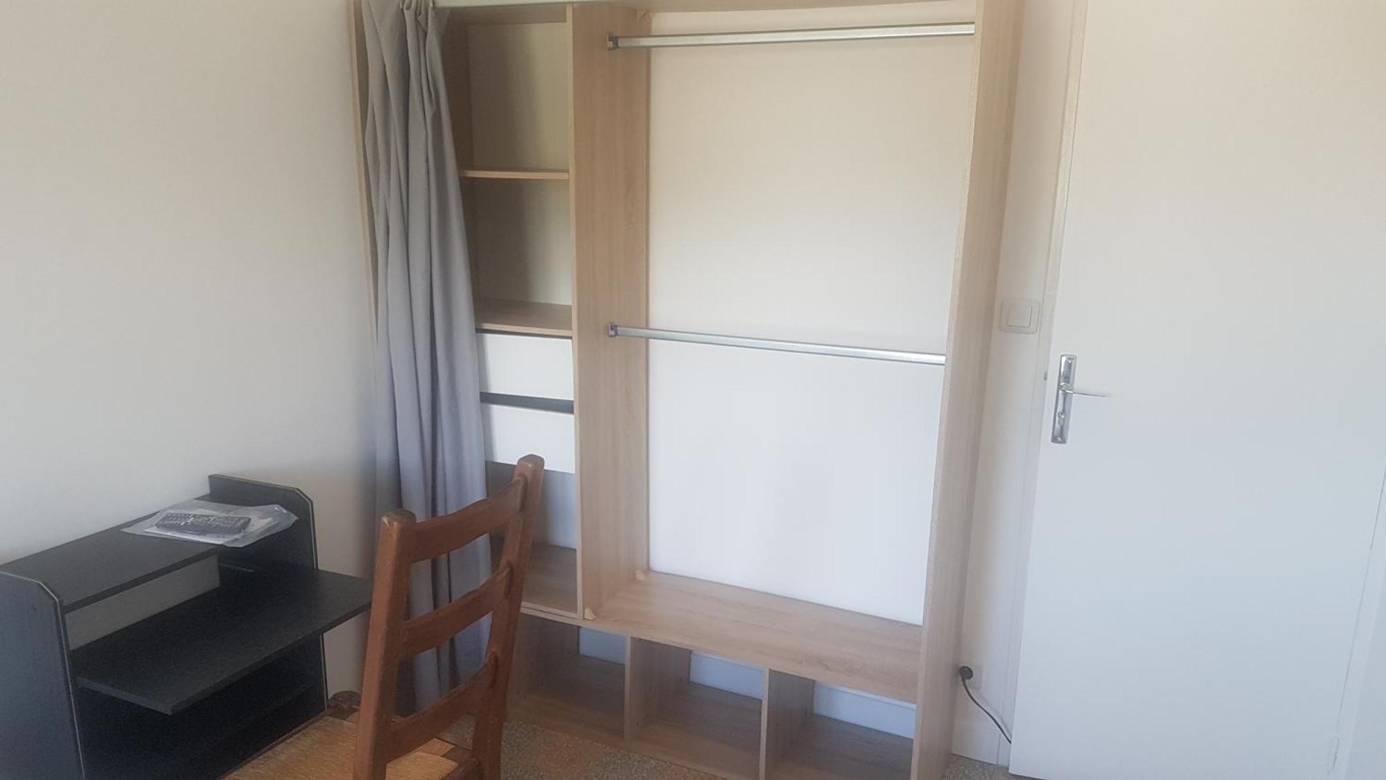 New Cheap Private Room, Kitchen , Overwieuw Sea,Tram On Spot, 12 Minutes From Nice Train Station With Tram , Beach In 17 Min Tram , Chambre Privee Pas Cher, Cuisine Equipee , Tram Sur Place, Apercu Mer, 12 Min De La Gare De Nice Avec Le Tram, 17 Min Szoba fotó