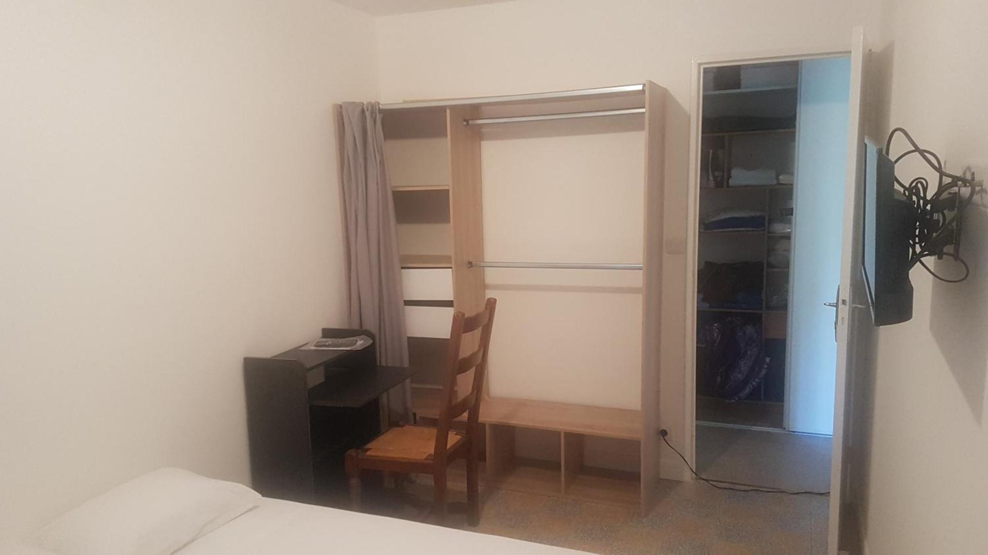 New Cheap Private Room, Kitchen , Overwieuw Sea,Tram On Spot, 12 Minutes From Nice Train Station With Tram , Beach In 17 Min Tram , Chambre Privee Pas Cher, Cuisine Equipee , Tram Sur Place, Apercu Mer, 12 Min De La Gare De Nice Avec Le Tram, 17 Min Szoba fotó